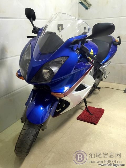 出售辆电喷本田 VFR800 Cc